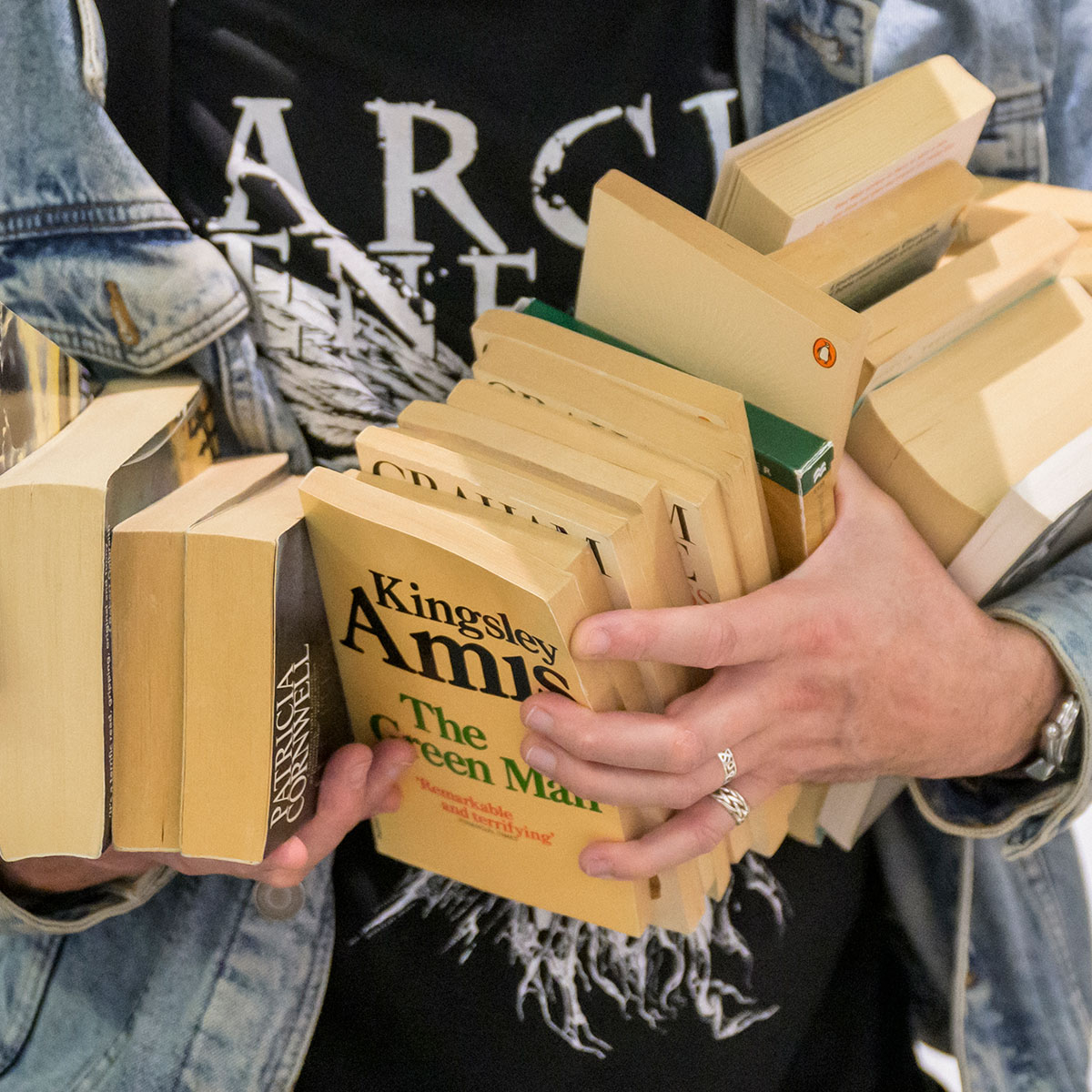 Bücherspenden willkommen!