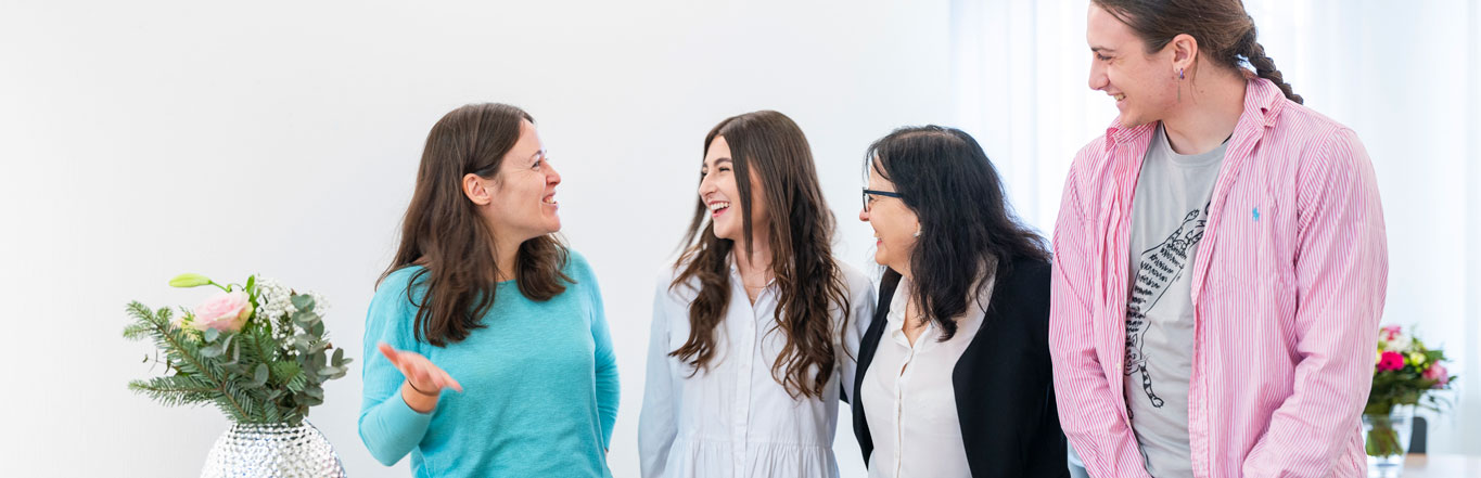 CARL SCHURZ HAUS . Unsere Lehrkräfte